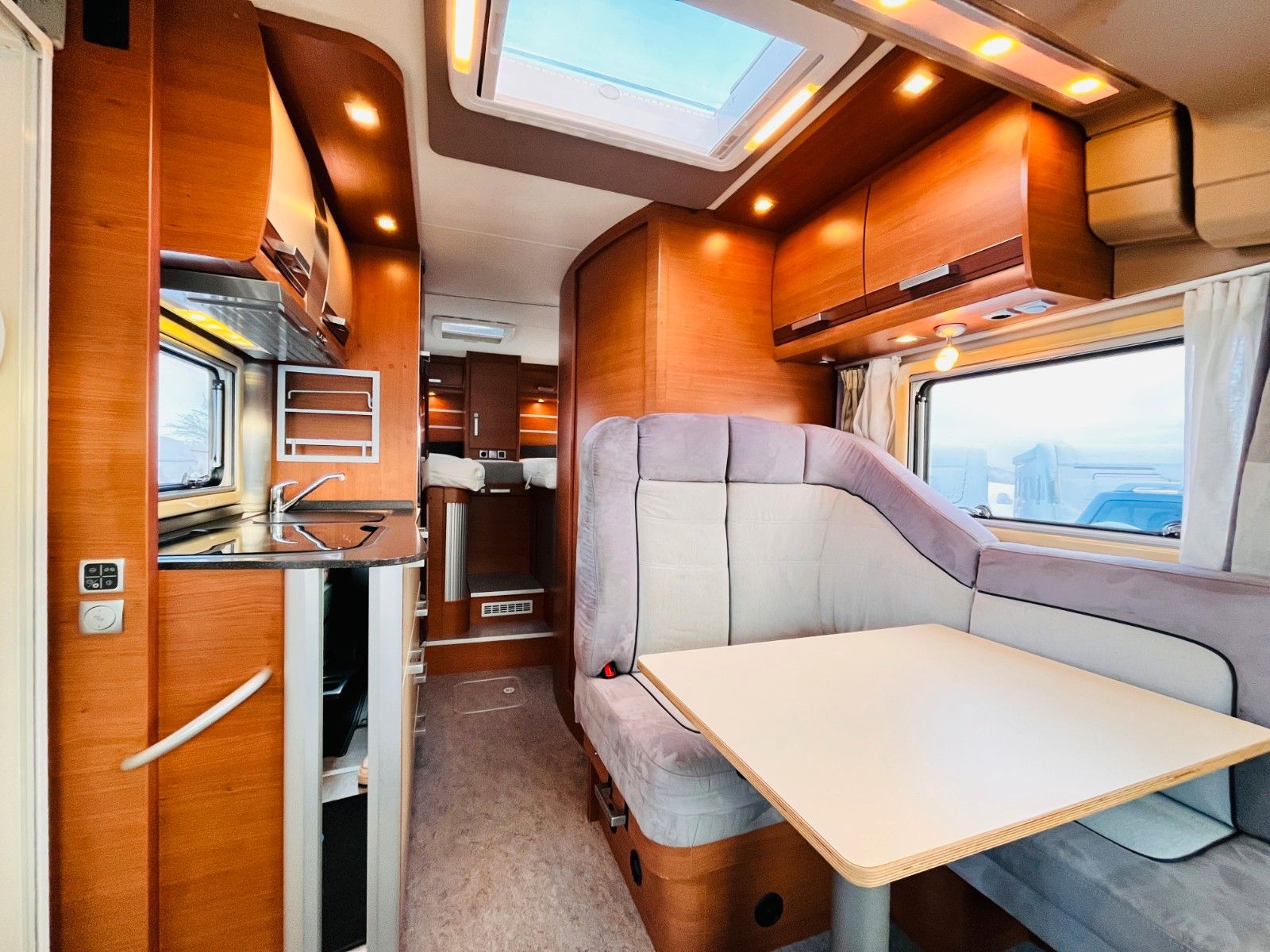 Fahrzeugabbildung Knaus SUN LINER 700LEG EINZELBETTEN SAT TV SOLAR KLIMA