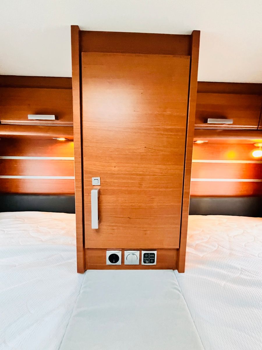 Fahrzeugabbildung Knaus SUN LINER 700LEG EINZELBETTEN SAT TV SOLAR KLIMA