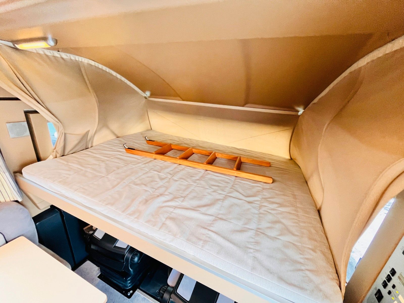 Fahrzeugabbildung Knaus SUN LINER 700LEG EINZELBETTEN SAT TV SOLAR KLIMA