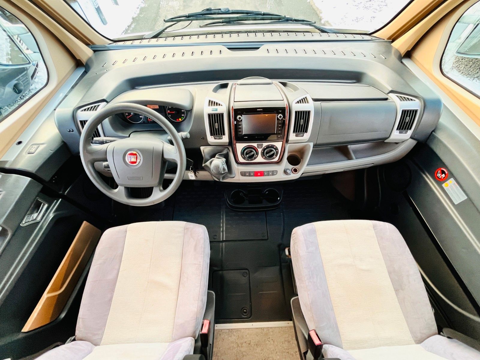 Fahrzeugabbildung Knaus SUN LINER 700LEG EINZELBETTEN SAT TV SOLAR KLIMA