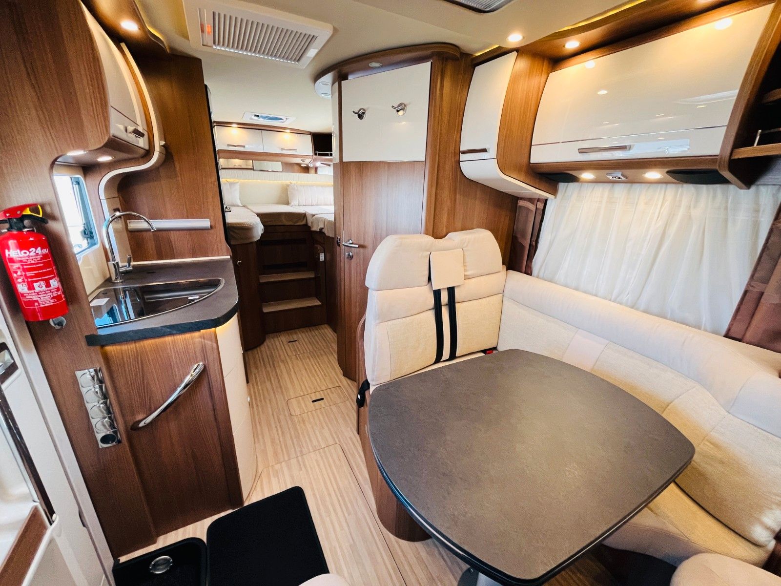 Fahrzeugabbildung Carthago C-TOURER T 143 LE 9G-AUTOMATIK SAT TV 1.HAND