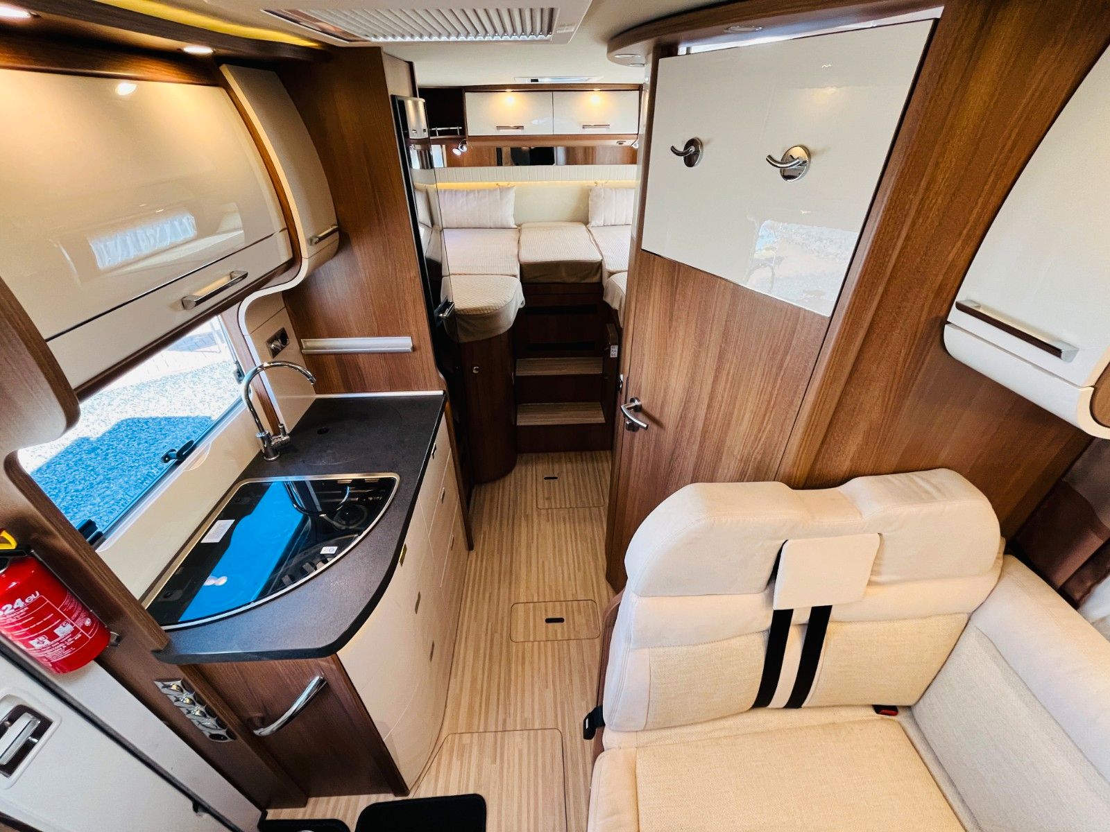 Fahrzeugabbildung Carthago C-TOURER T 143 LE 9G-AUTOMATIK SAT TV 1.HAND