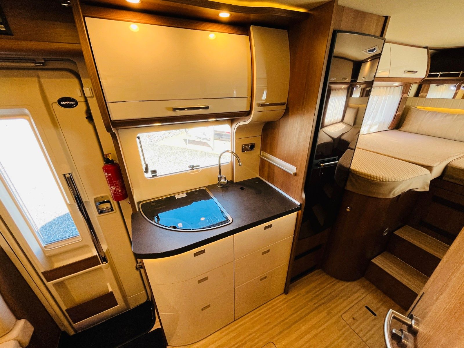 Fahrzeugabbildung Carthago C-TOURER T 143 LE 9G-AUTOMATIK SAT TV 1.HAND