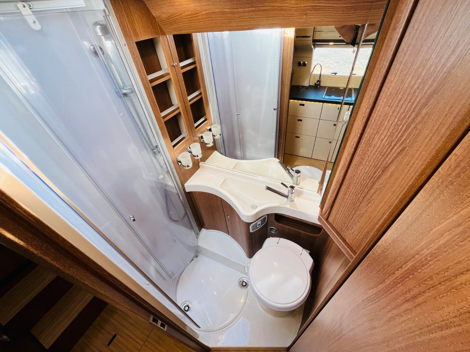 Fahrzeugabbildung Carthago C-TOURER T 143 LE 9G-AUTOMATIK SAT TV 1.HAND