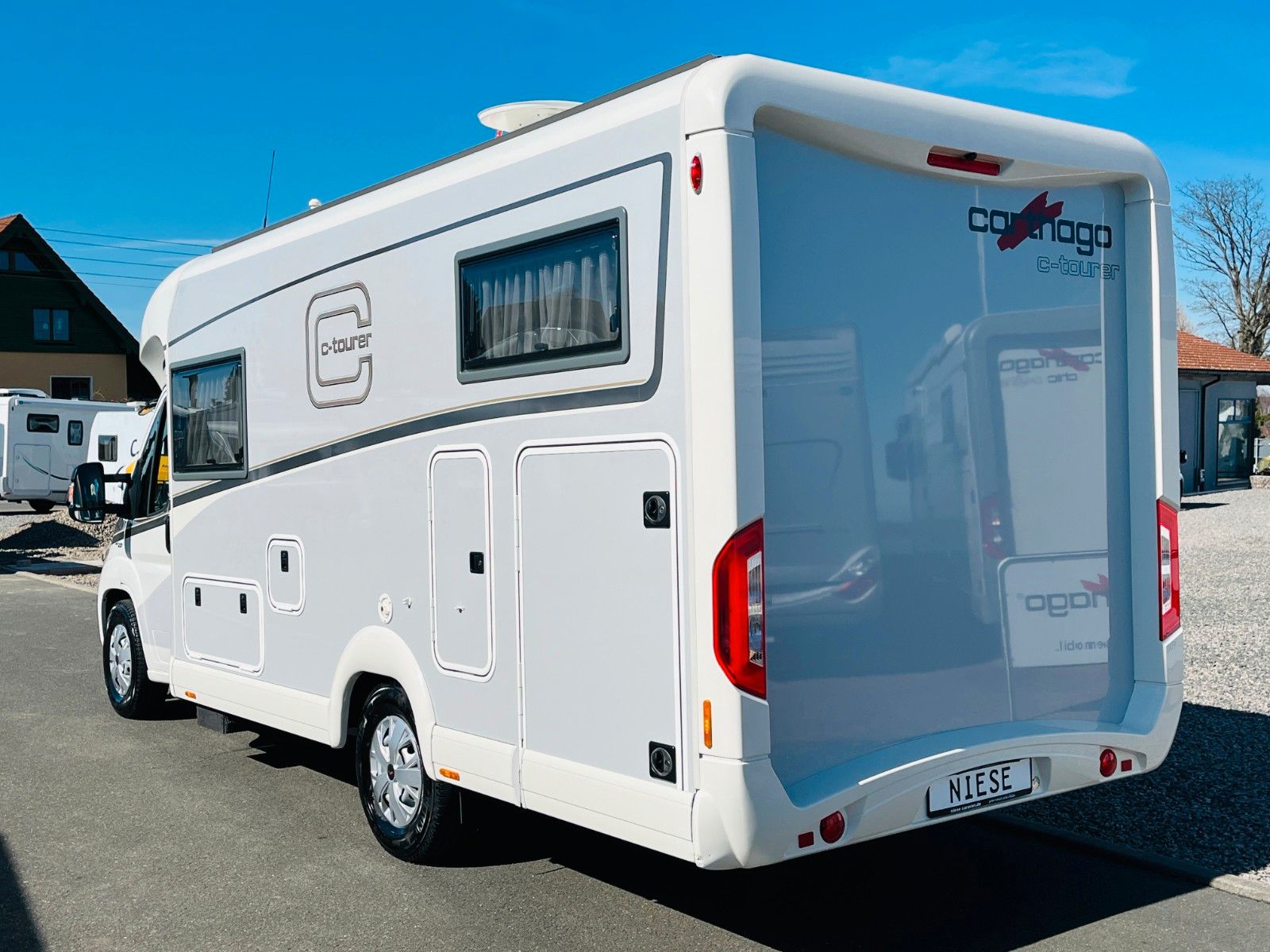 Fahrzeugabbildung Carthago C-TOURER T 143 LE 9G-AUTOMATIK SAT TV 1.HAND