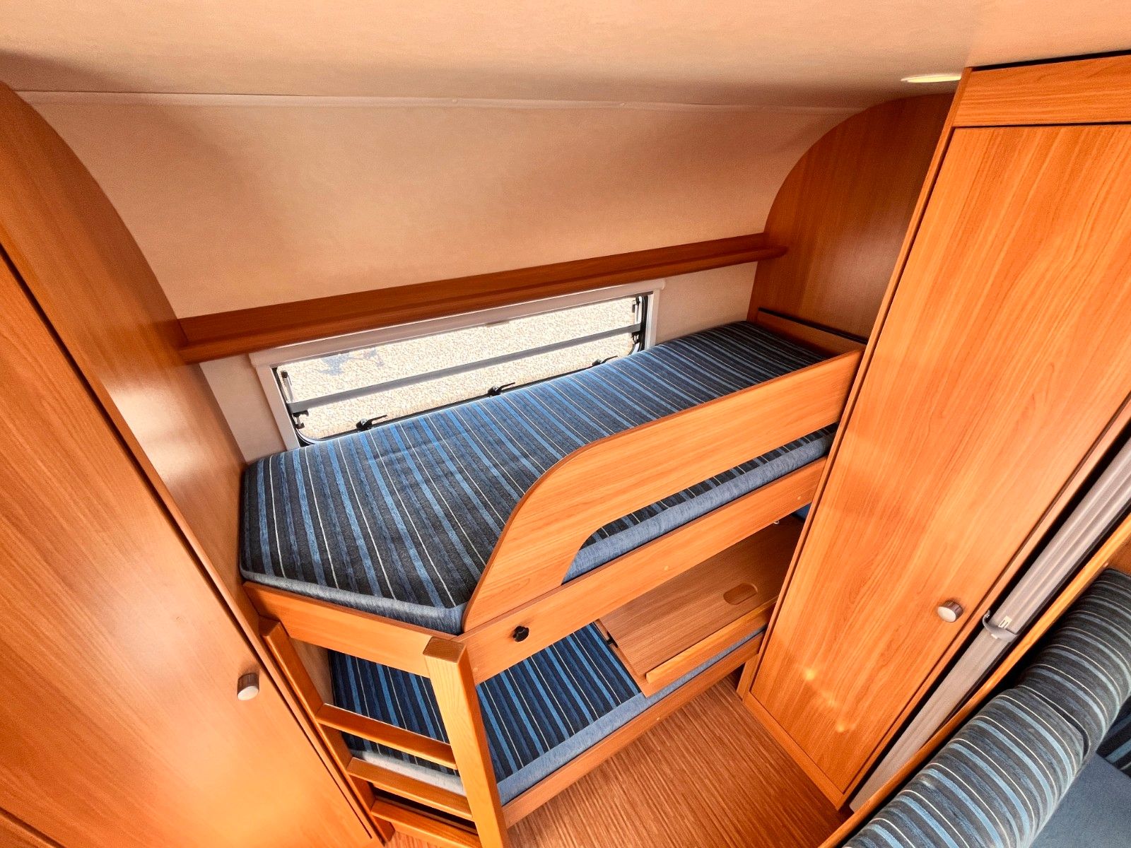 Fahrzeugabbildung Knaus SPORT 550 FSK ETAGENBETTEN + FRANZ.BETT