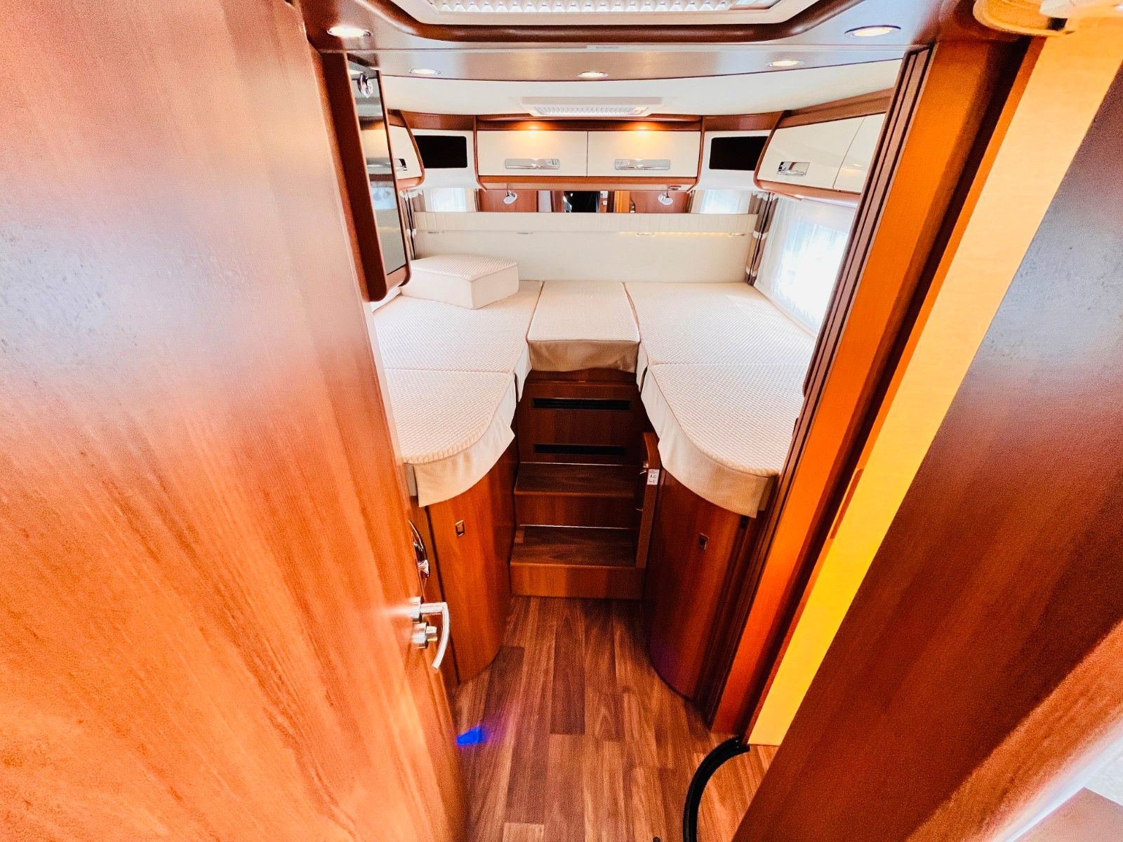 Fahrzeugabbildung Carthago CHIC E-LINE I50 LE DA FESTTANK-WC HUBSTÜTZEN