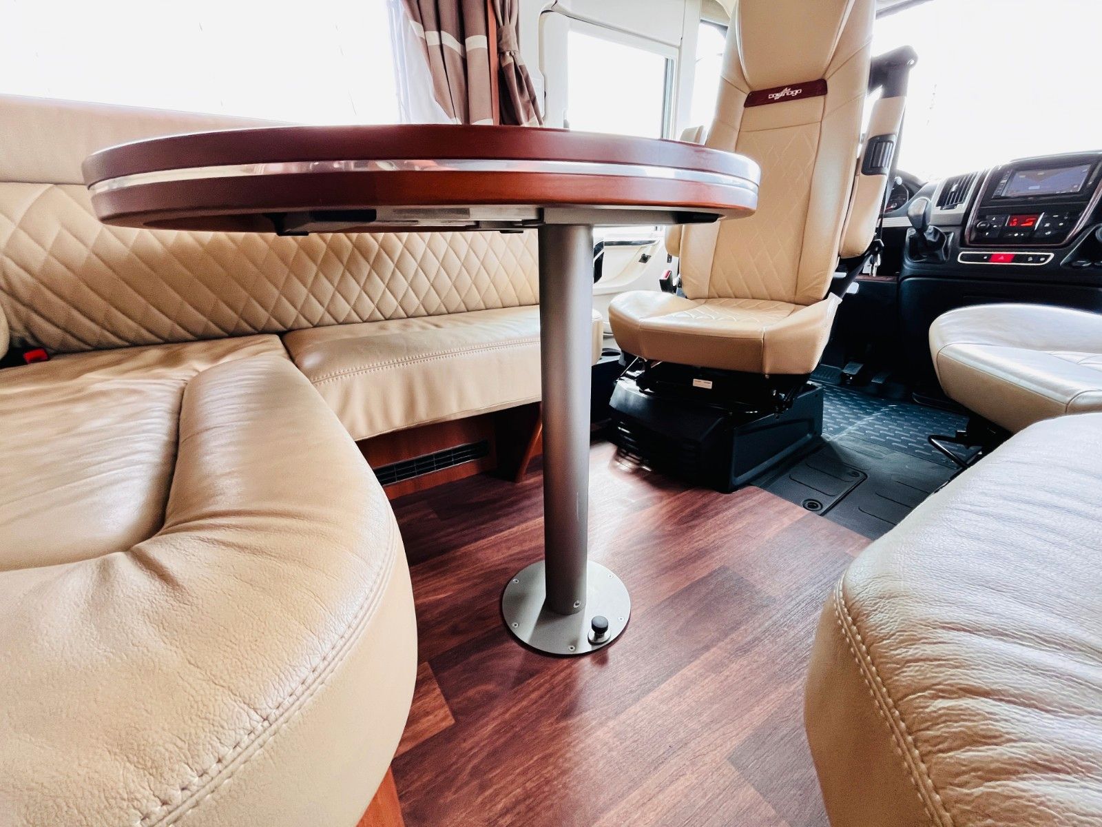 Fahrzeugabbildung Carthago CHIC E-LINE I50 LE DA FESTTANK-WC HUBSTÜTZEN