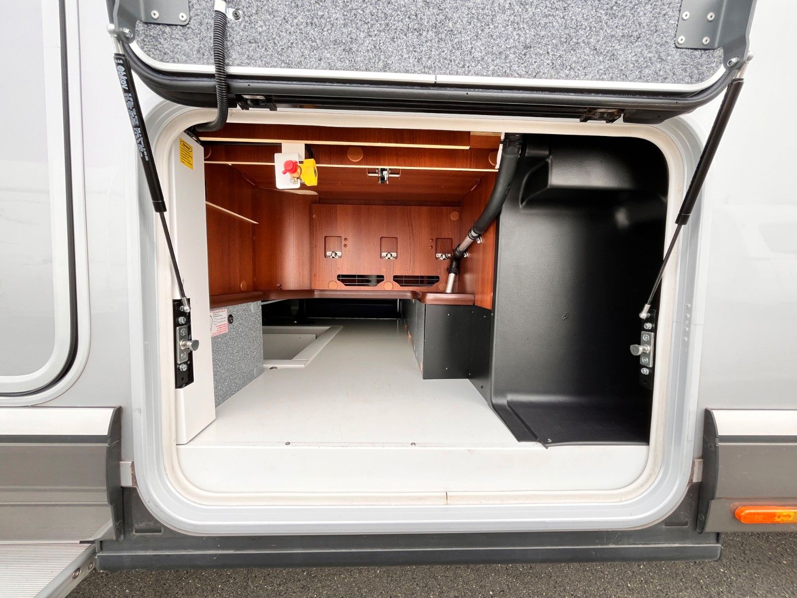 Fahrzeugabbildung Carthago CHIC E-LINE I50 LE DA FESTTANK-WC HUBSTÜTZEN