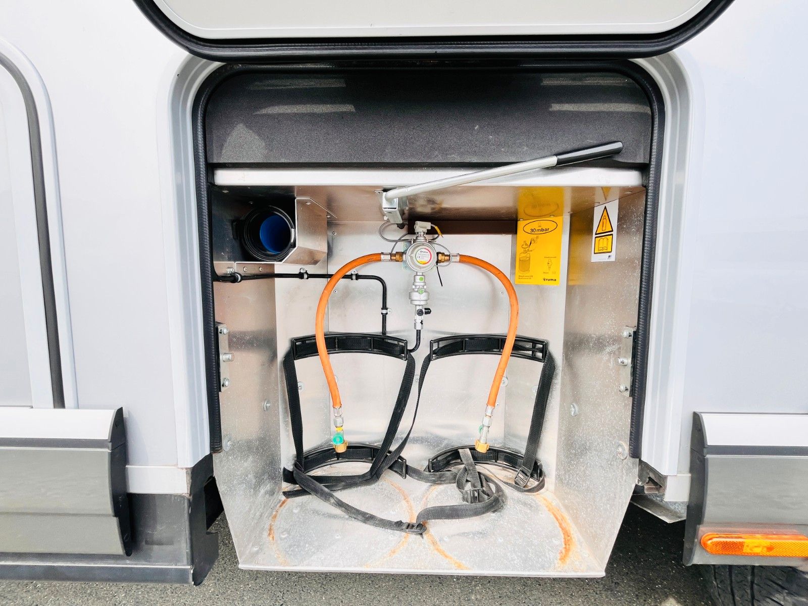 Fahrzeugabbildung Carthago CHIC E-LINE I50 LE DA FESTTANK-WC HUBSTÜTZEN