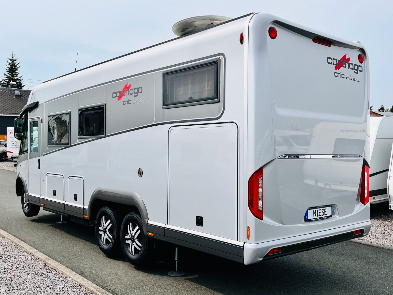 Fahrzeugabbildung Carthago CHIC E-LINE I50 LE DA FESTTANK-WC HUBSTÜTZEN