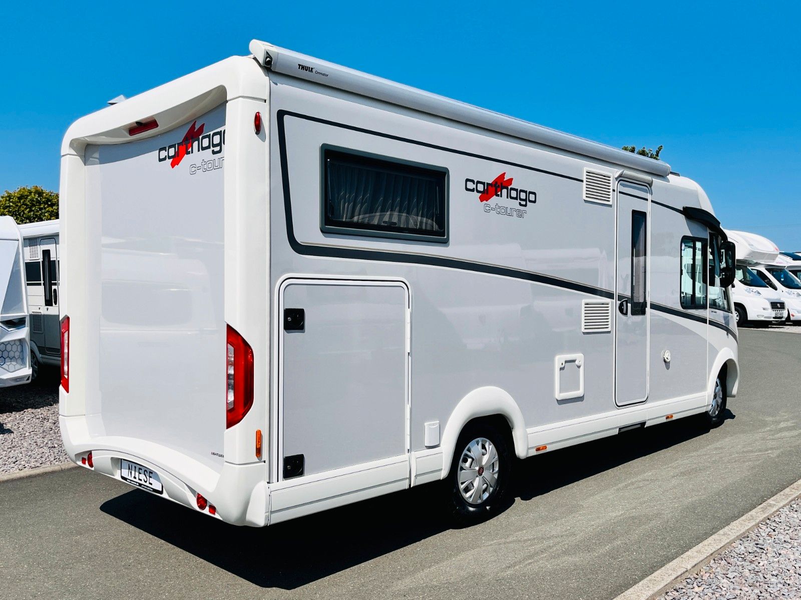 Fahrzeugabbildung Carthago C-TOURER I 144 LE RAUMBAD EINZELBETTEN AUTOMATIK