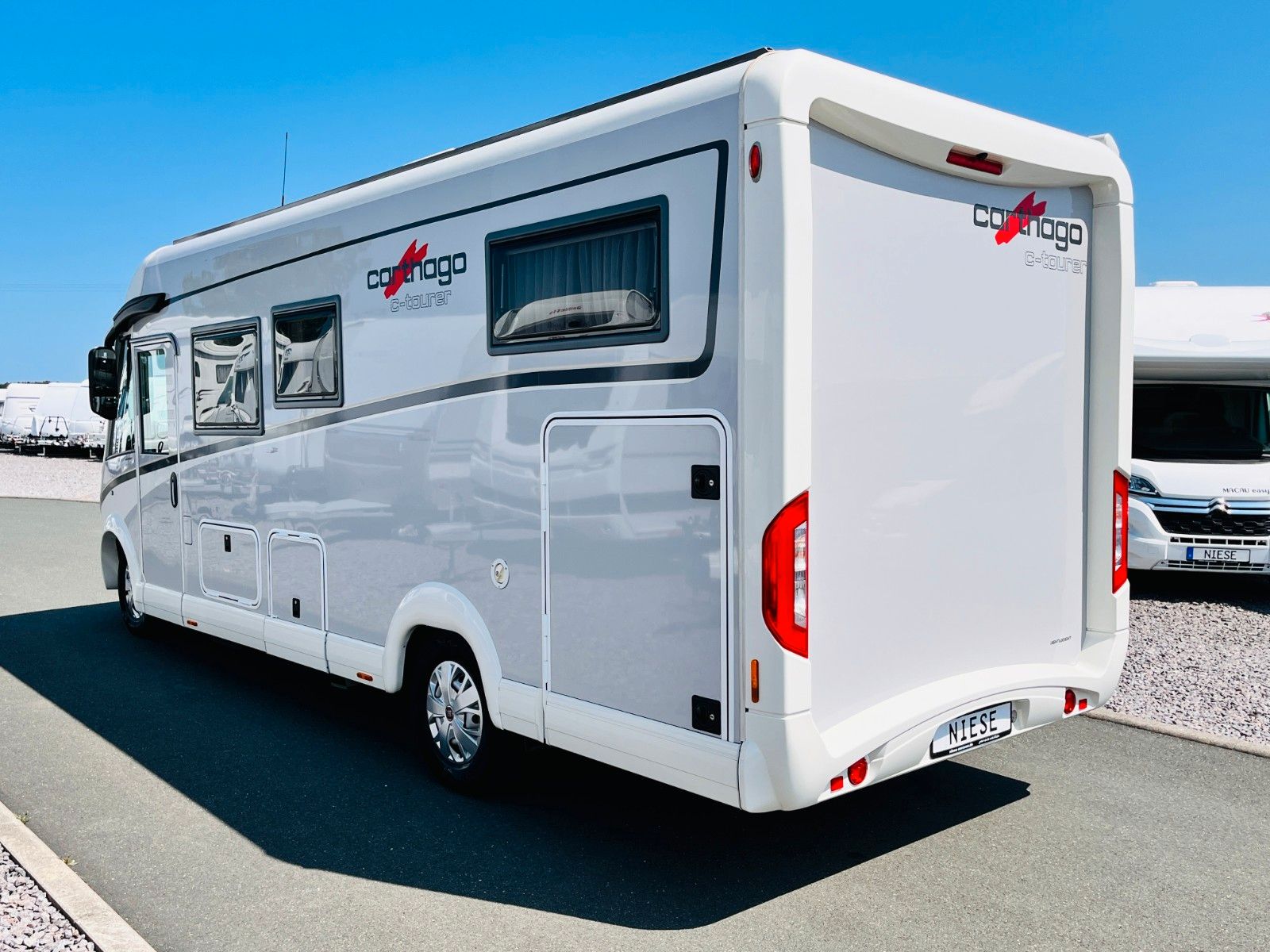 Fahrzeugabbildung Carthago C-TOURER I 144 LE RAUMBAD EINZELBETTEN AUTOMATIK