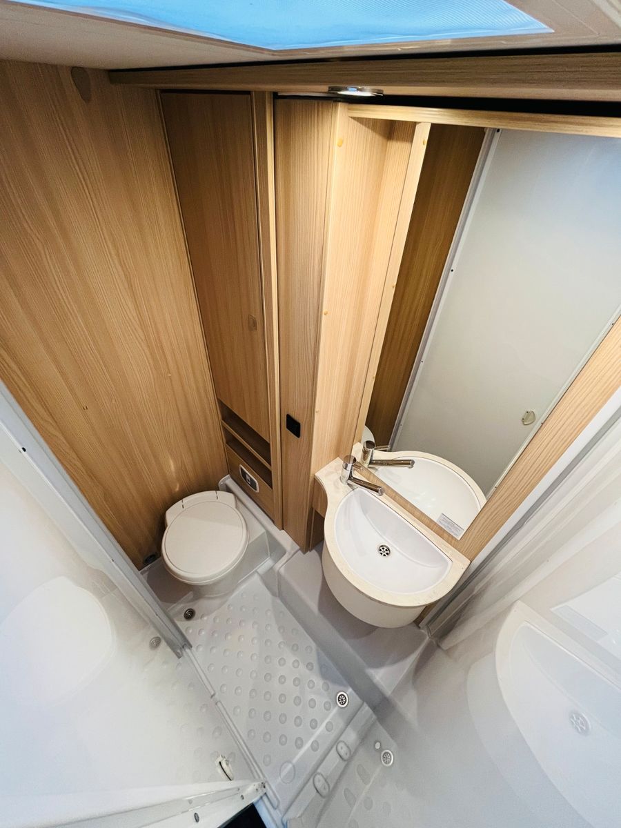 Fahrzeugabbildung Bürstner LYSEO A 660 ETAGENBETTEN FAHRRADTRÄGER