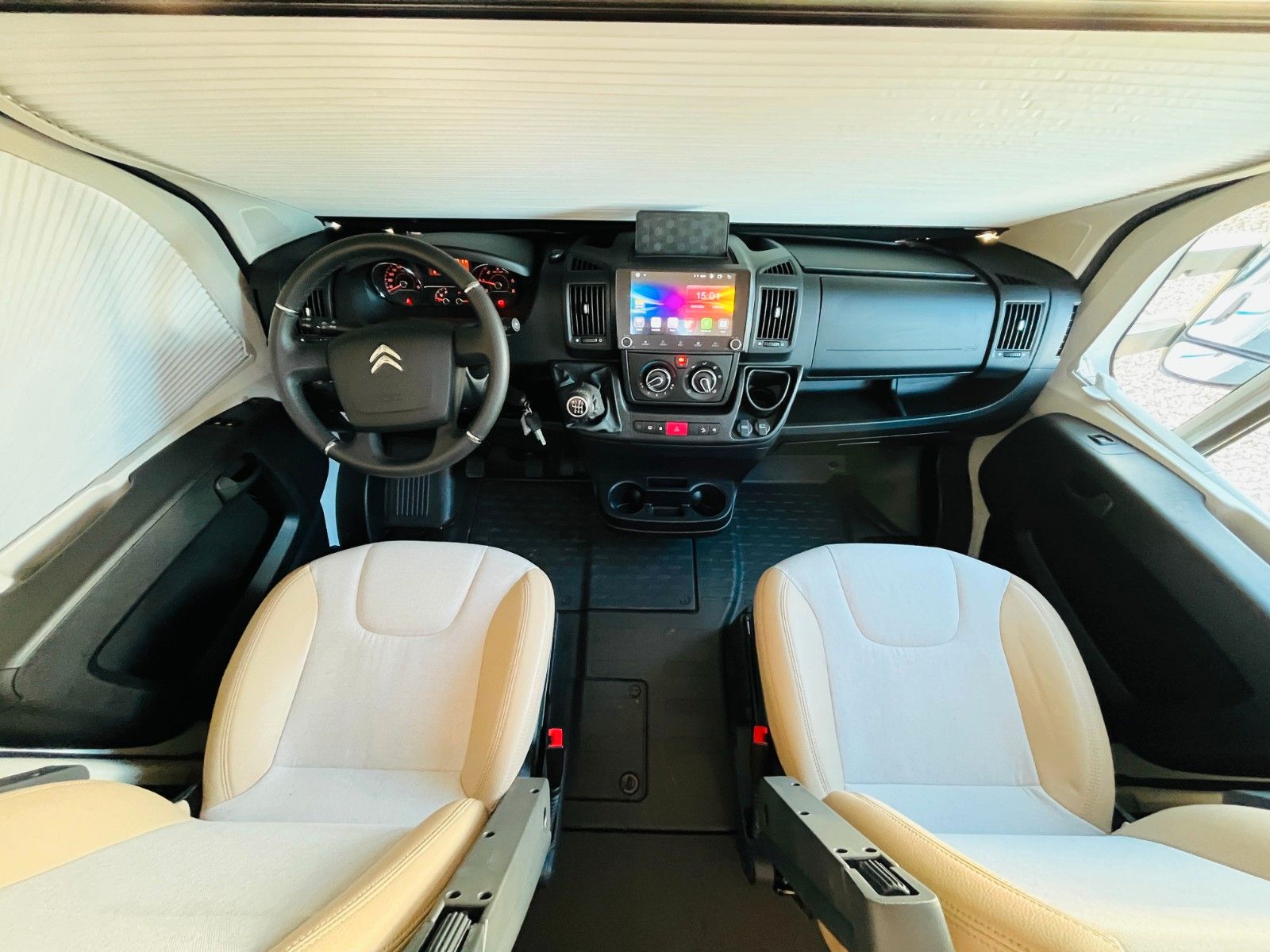 Fahrzeugabbildung Sun Living A 75 DP DOPPELBETT GARAGE TV SOLAR