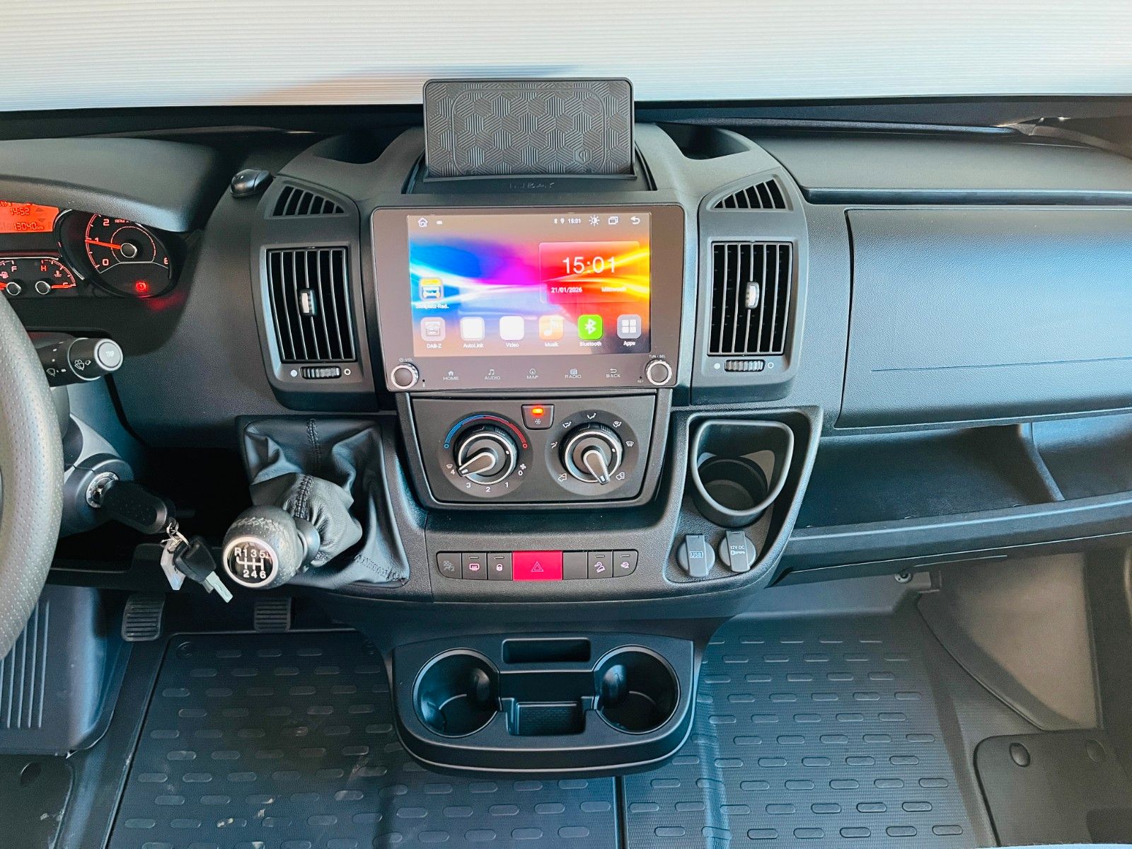 Fahrzeugabbildung Sun Living A 75 DP DOPPELBETT GARAGE TV SOLAR