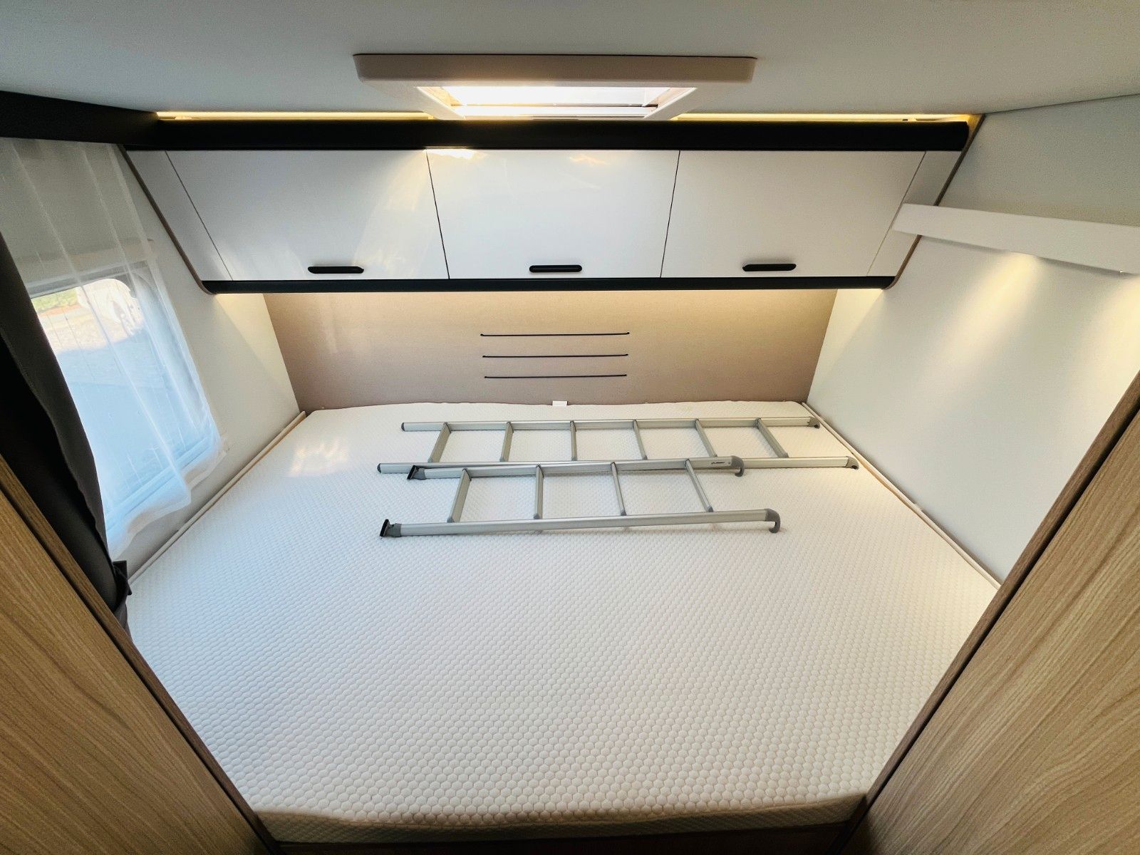 Fahrzeugabbildung Sun Living A 75 DP DOPPELBETT GARAGE TV SOLAR