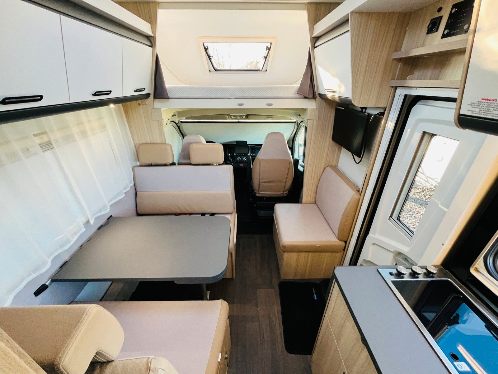 Fahrzeugabbildung Sun Living A 75 DP DOPPELBETT GARAGE TV SOLAR