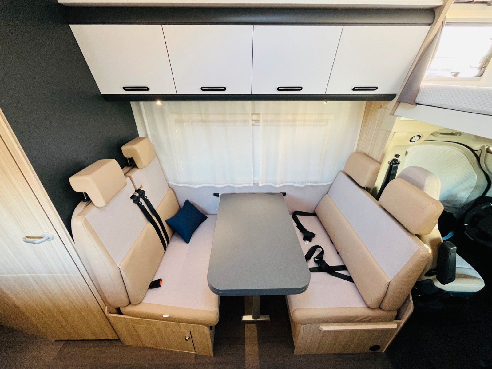 Fahrzeugabbildung Sun Living A 75 DP DOPPELBETT GARAGE TV SOLAR