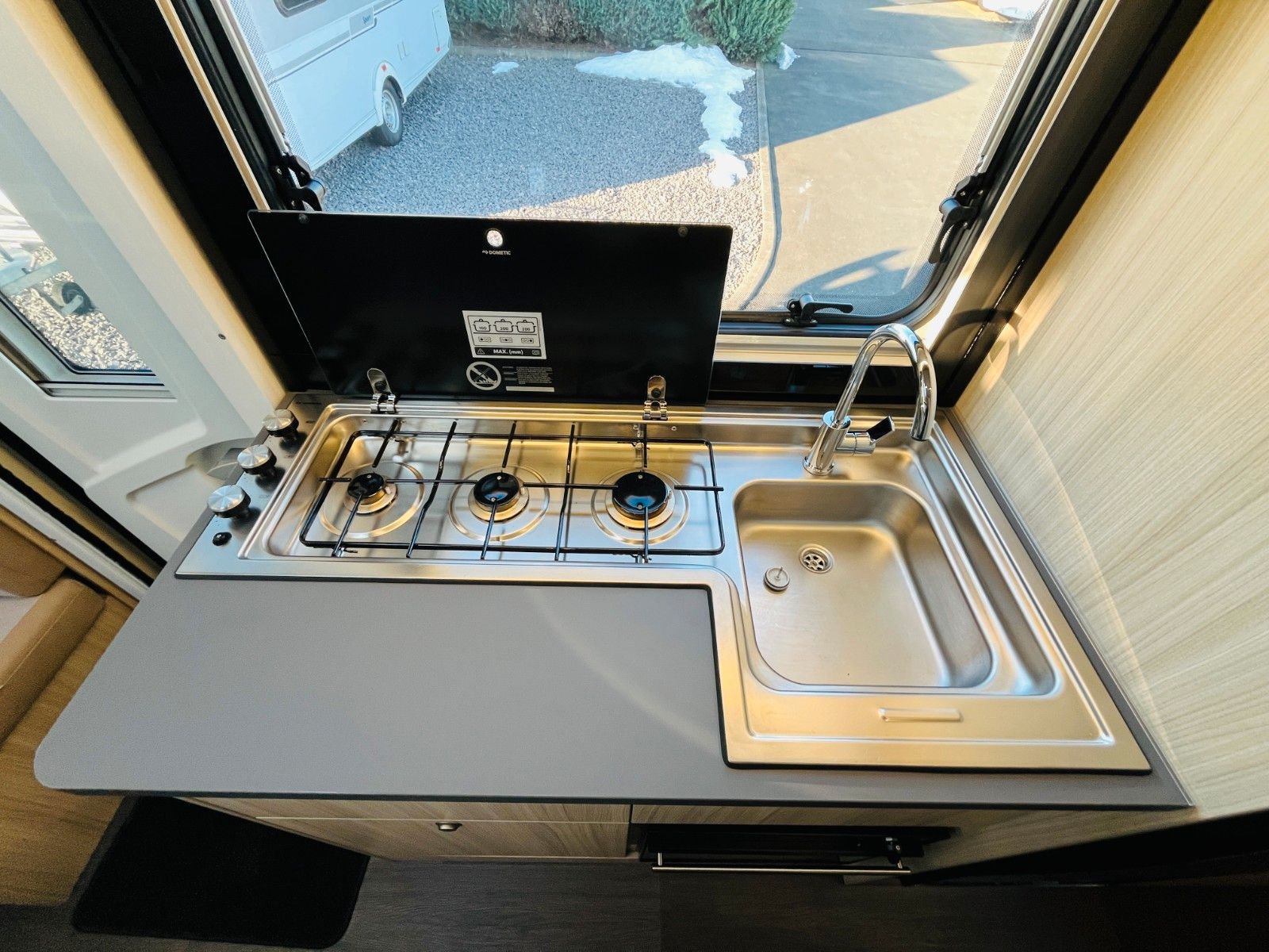 Fahrzeugabbildung Sun Living A 75 DP DOPPELBETT GARAGE TV SOLAR