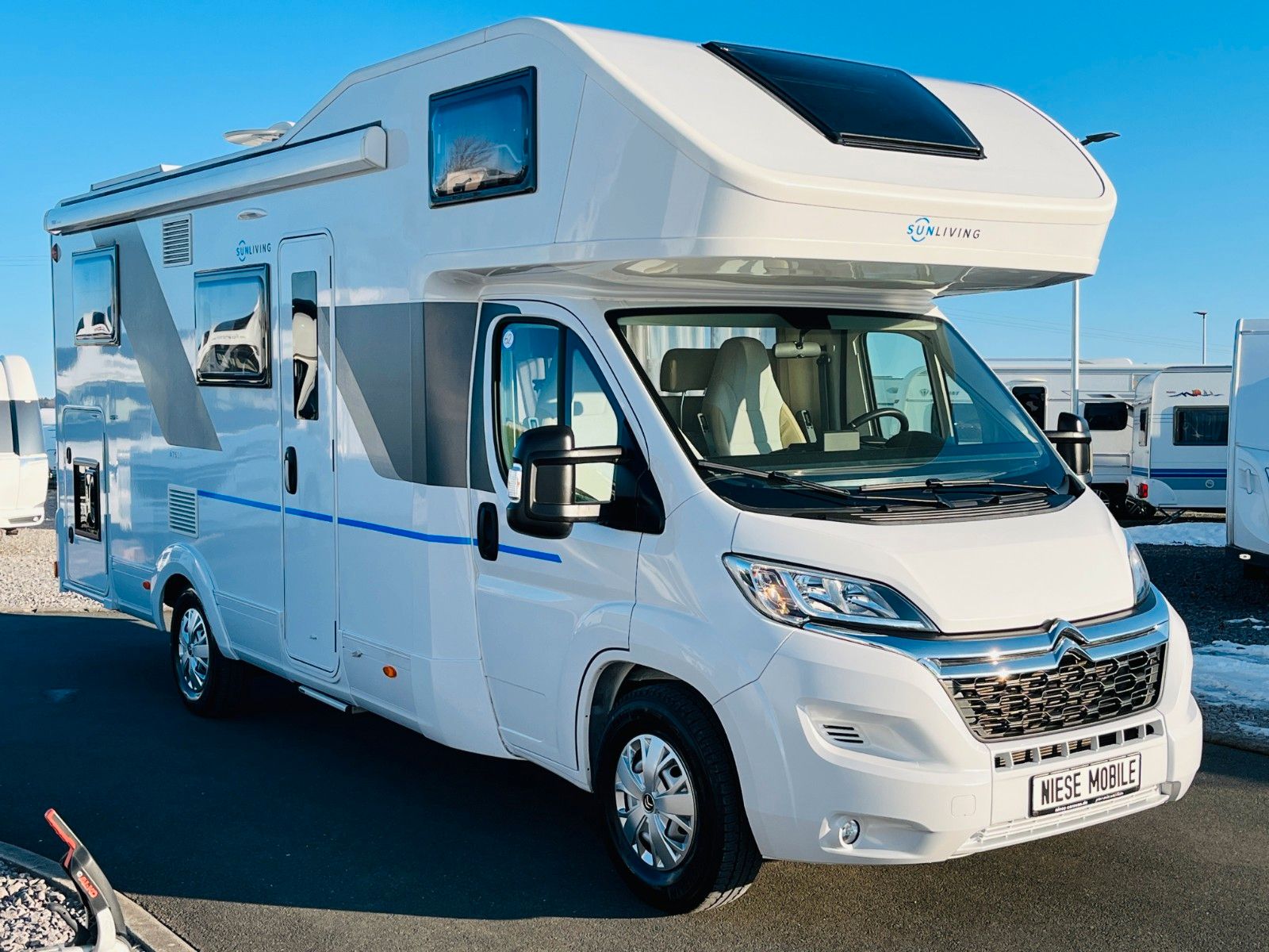 Fahrzeugabbildung Sun Living A 75 DP DOPPELBETT GARAGE TV SOLAR