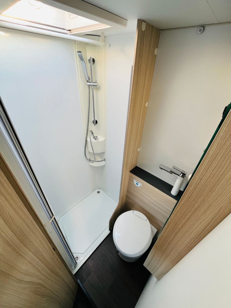 Fahrzeugabbildung Sun Living A 75 DP DOPPELBETT GARAGE TV SOLAR