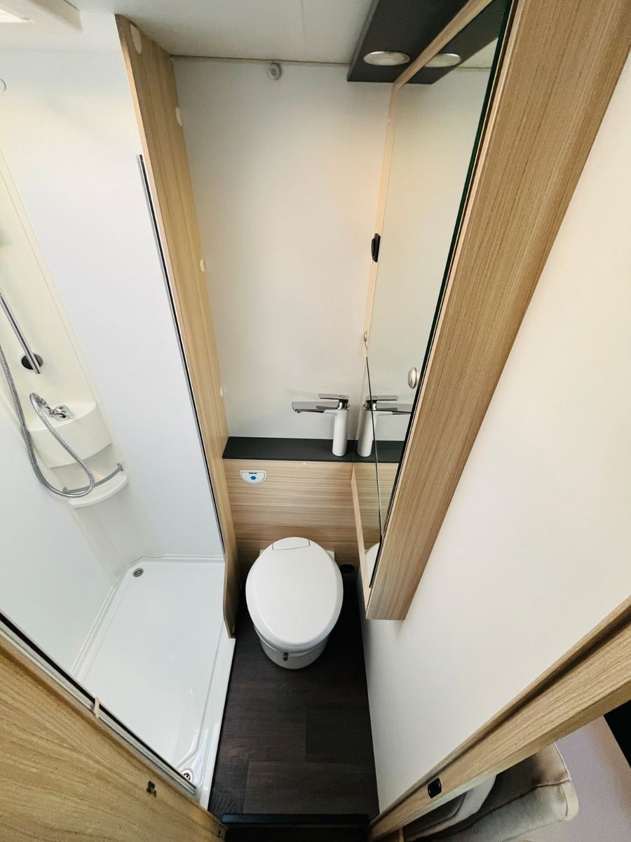 Fahrzeugabbildung Sun Living A 75 DP DOPPELBETT GARAGE TV SOLAR