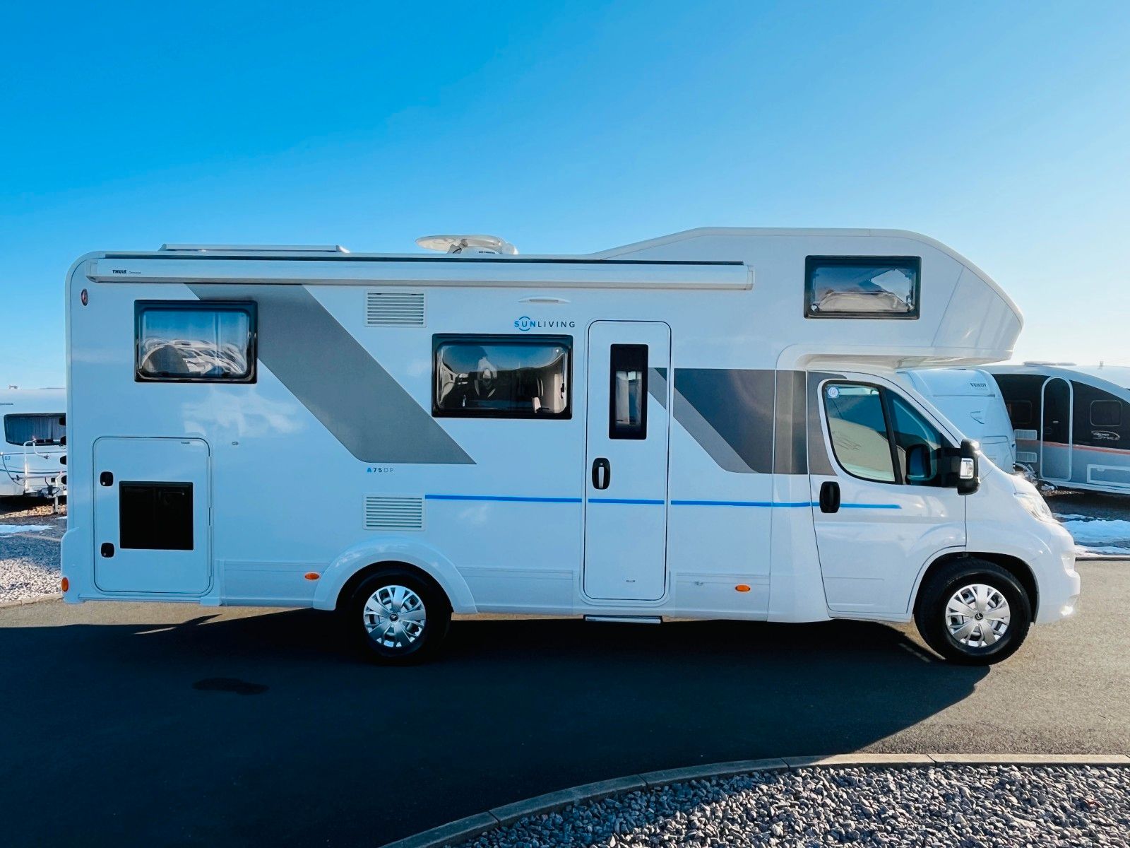 Fahrzeugabbildung Sun Living A 75 DP DOPPELBETT GARAGE TV SOLAR