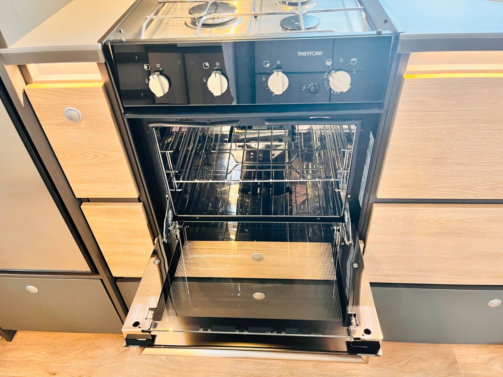 Fahrzeugabbildung Dethleffs BEDUIN SCANDINAVIA 650 RE ALDE SAT KLIMA MOVER