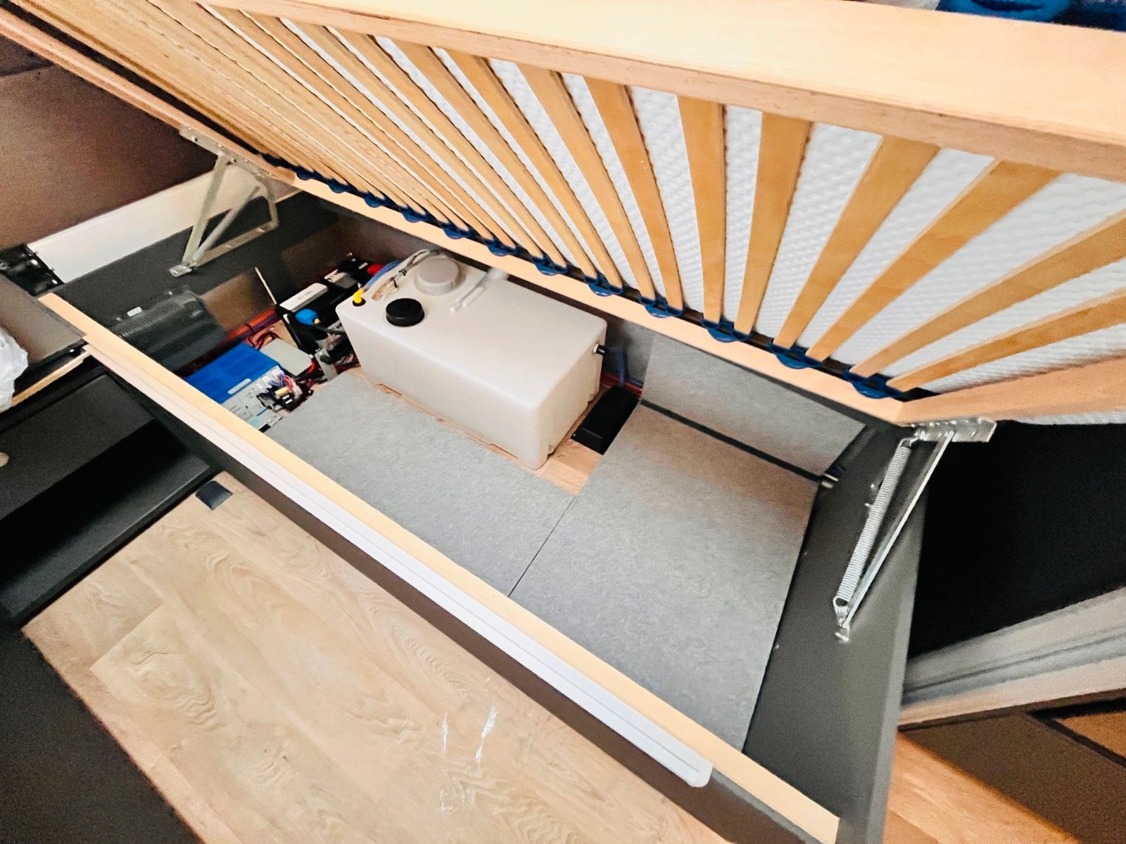 Fahrzeugabbildung Dethleffs BEDUIN SCANDINAVIA 650 RE ALDE SAT KLIMA MOVER