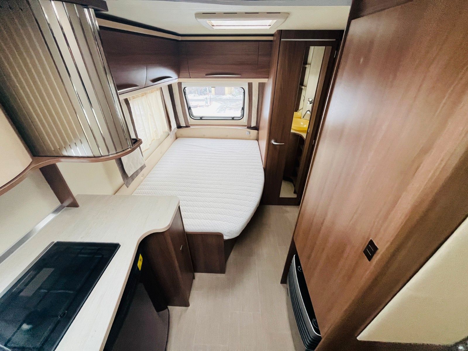 Fahrzeugabbildung Bürstner AVERSO 460 TS FRANZ.BETT RUNDSITZGRUPPE MOVER