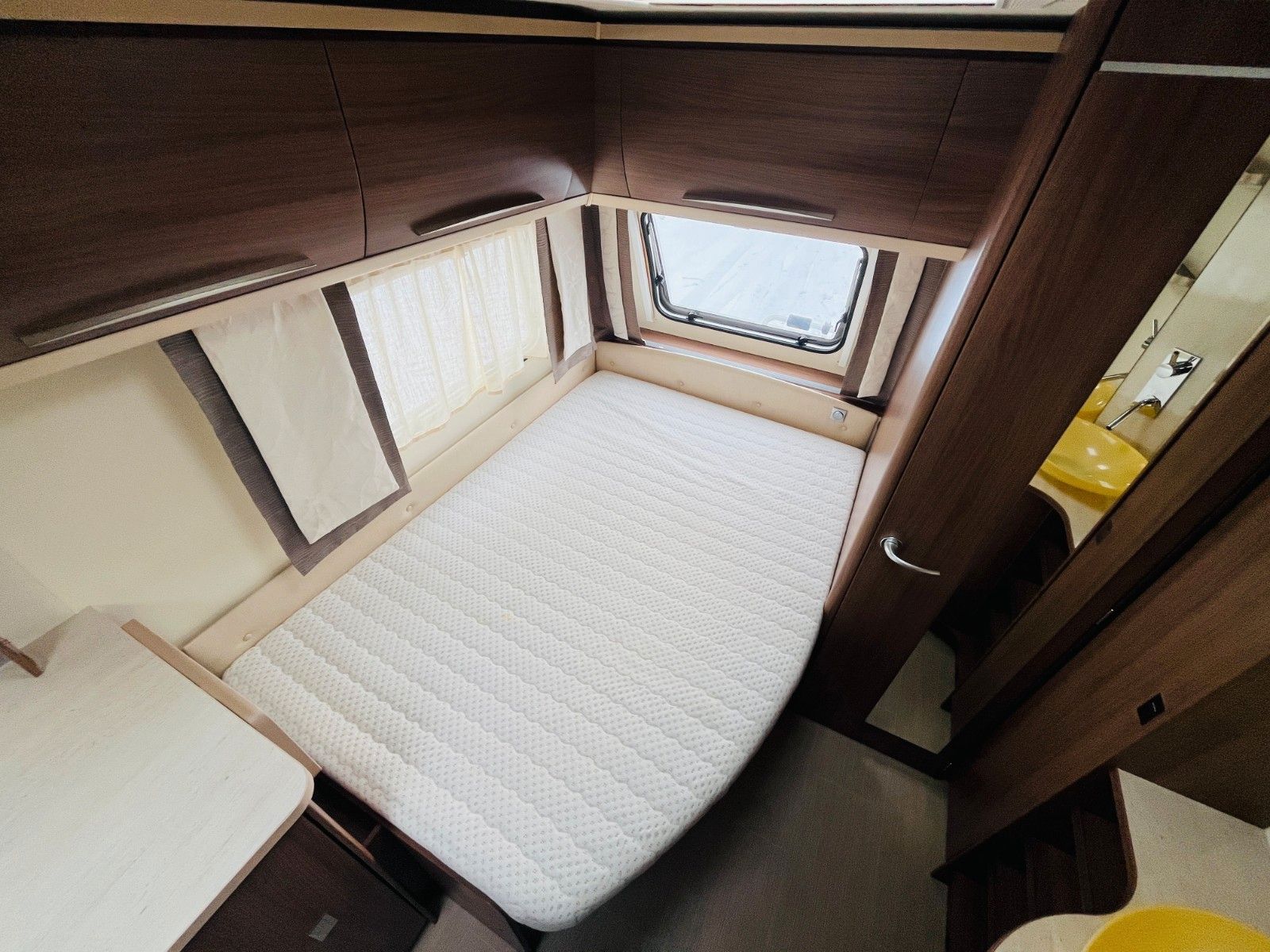 Fahrzeugabbildung Bürstner AVERSO 460 TS FRANZ.BETT RUNDSITZGRUPPE MOVER