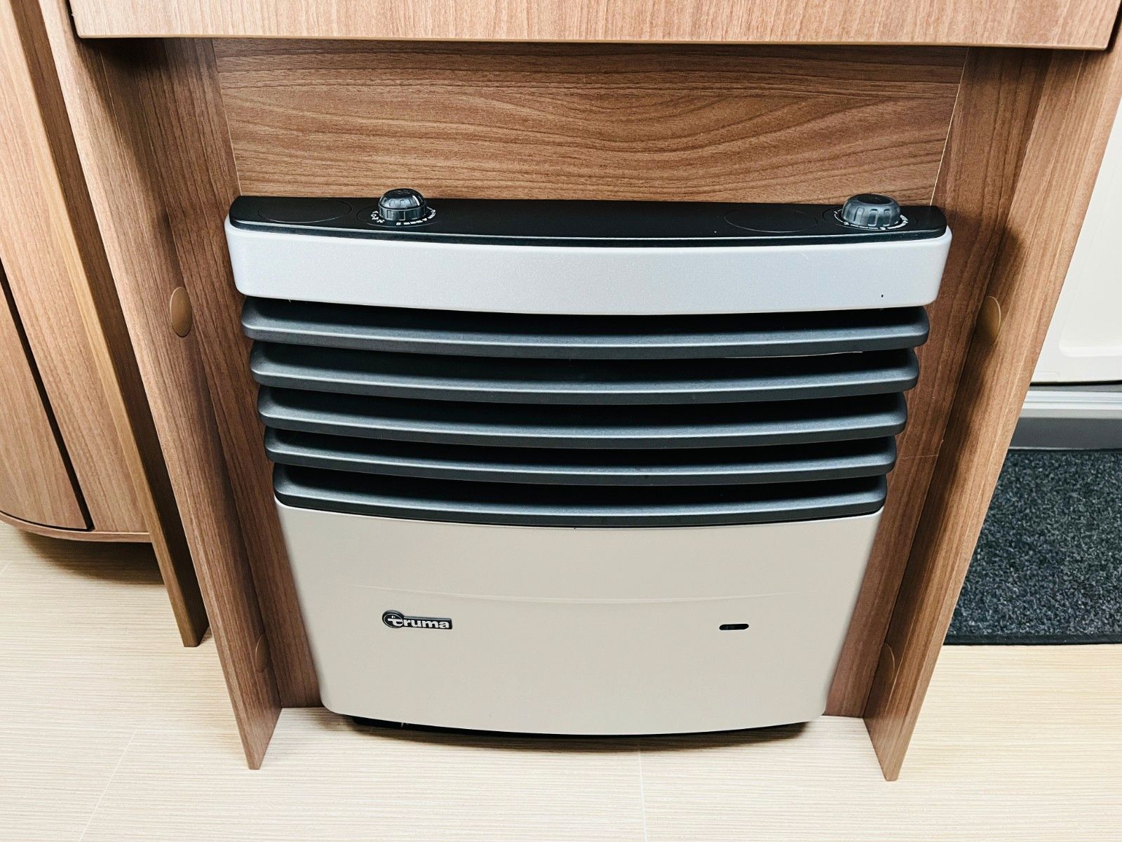 Fahrzeugabbildung Bürstner AVERSO 460 TS FRANZ.BETT RUNDSITZGRUPPE MOVER