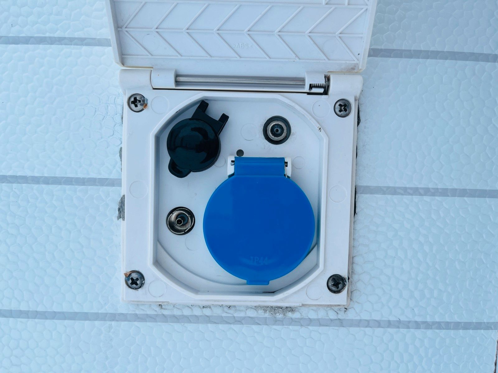 Fahrzeugabbildung Bürstner AVERSO 460 TS FRANZ.BETT RUNDSITZGRUPPE MOVER