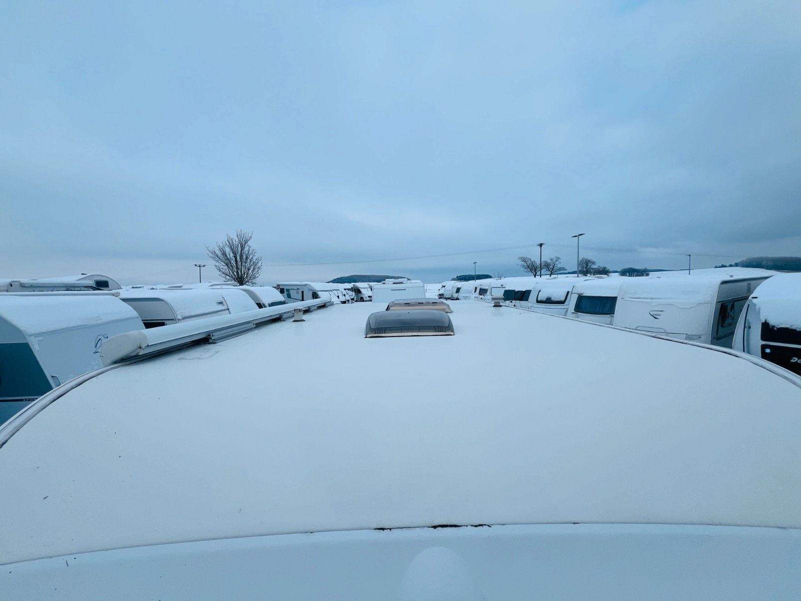 Fahrzeugabbildung Bürstner AVERSO 460 TS FRANZ.BETT RUNDSITZGRUPPE MOVER