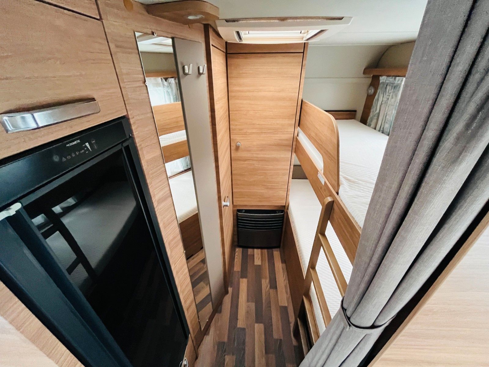 Fahrzeugabbildung Weinsberg CARAONE 550 QDK ETAGENBETTEN DUSCHE MOVER 1.HAND