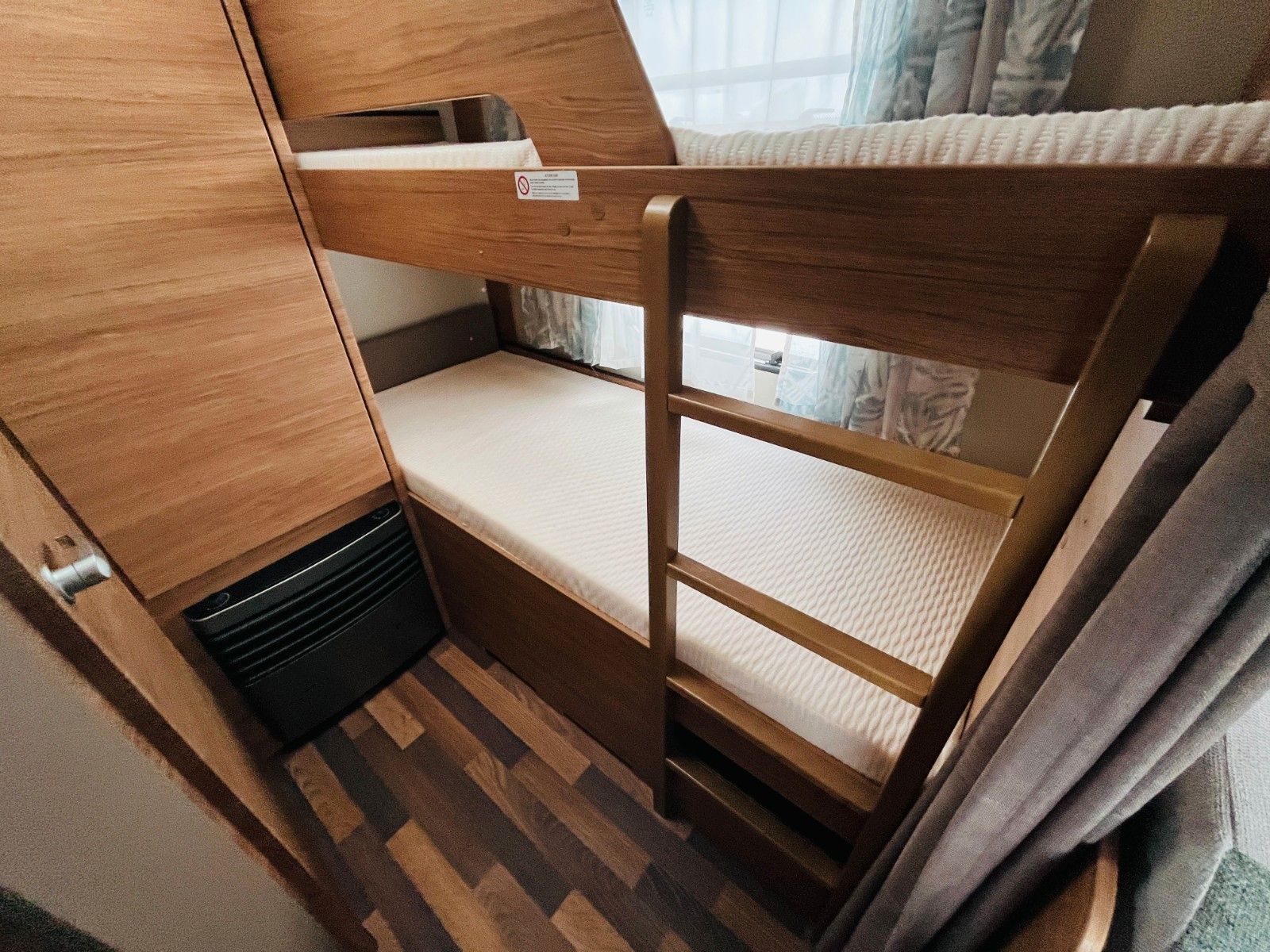 Fahrzeugabbildung Weinsberg CARAONE 550 QDK ETAGENBETTEN DUSCHE MOVER 1.HAND