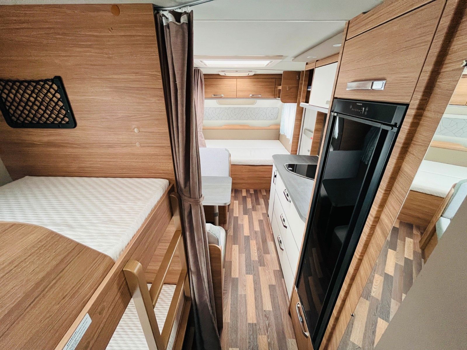 Fahrzeugabbildung Weinsberg CARAONE 550 QDK ETAGENBETTEN DUSCHE MOVER 1.HAND