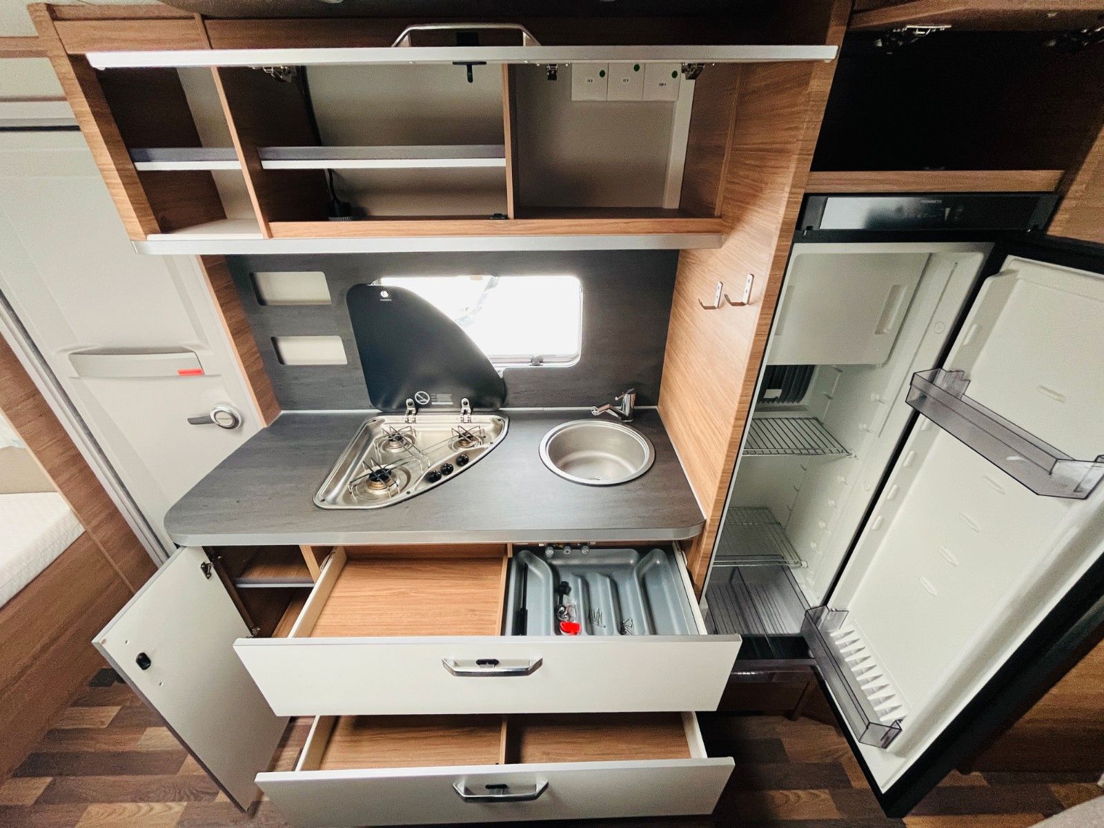 Fahrzeugabbildung Weinsberg CARAONE 550 QDK ETAGENBETTEN DUSCHE MOVER 1.HAND