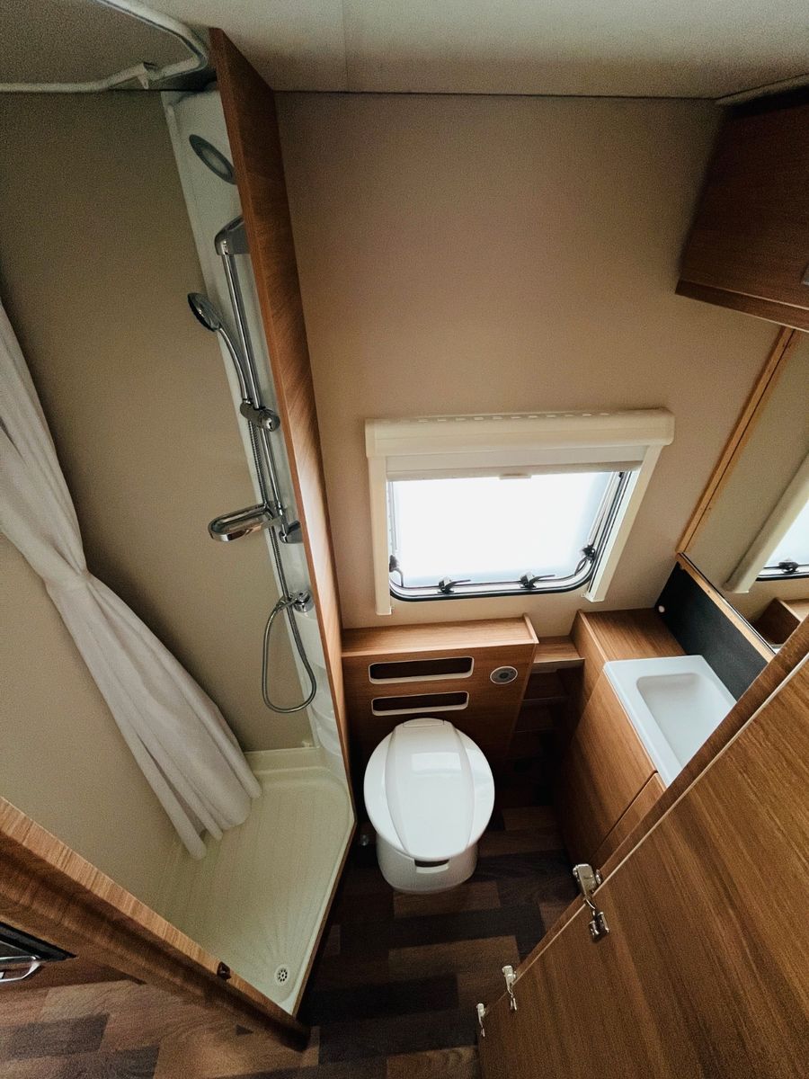 Fahrzeugabbildung Weinsberg CARAONE 550 QDK ETAGENBETTEN DUSCHE MOVER 1.HAND