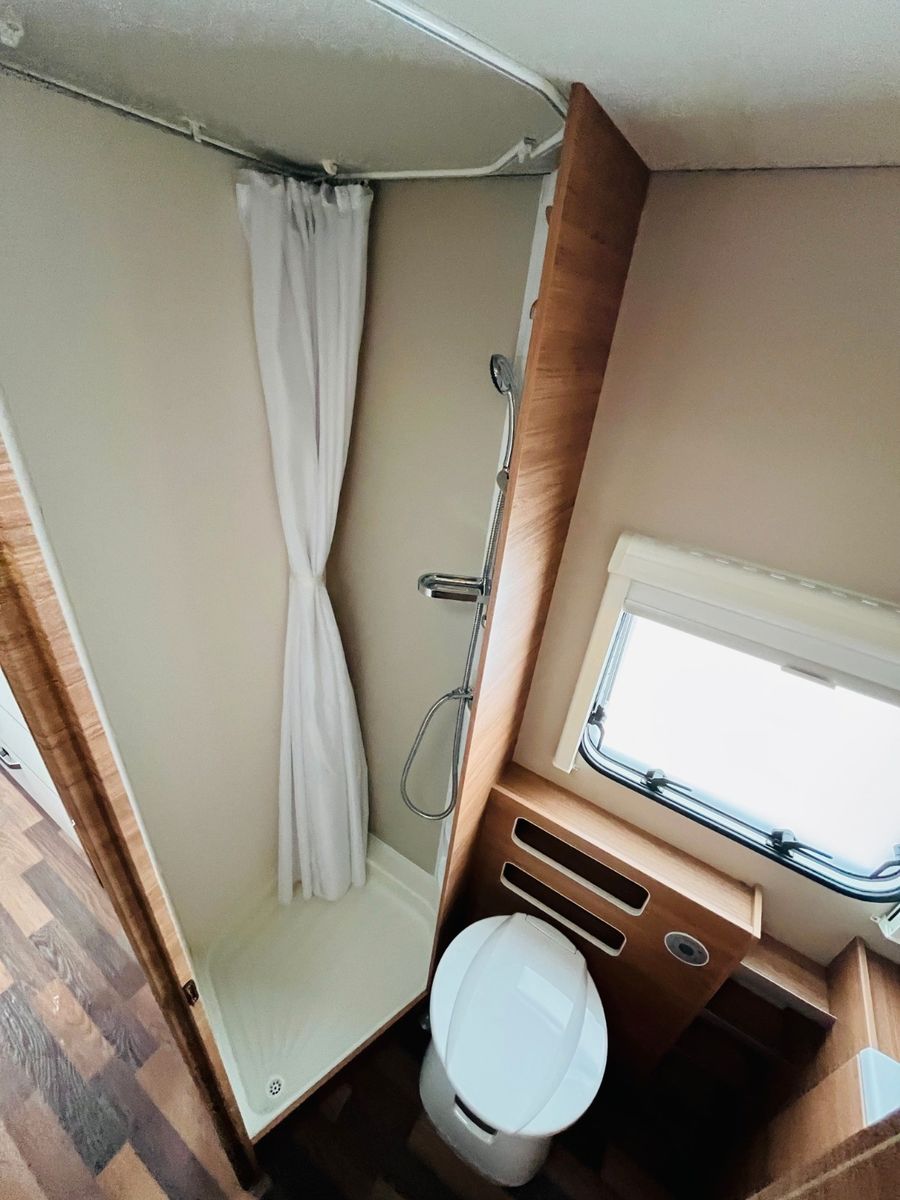 Fahrzeugabbildung Weinsberg CARAONE 550 QDK ETAGENBETTEN DUSCHE MOVER 1.HAND