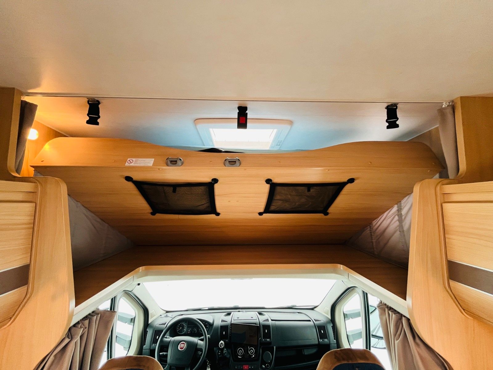 Fahrzeugabbildung Sunlight A 69 ETAGENBETTEN 2 SITZGRUPPEN MARKISE