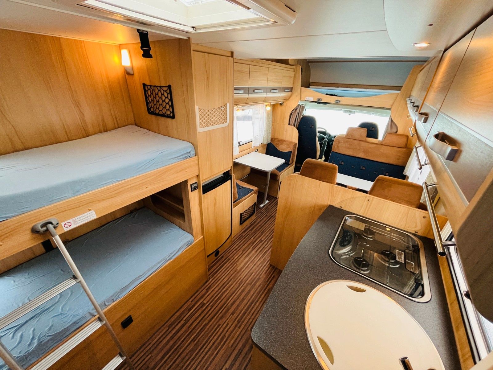 Fahrzeugabbildung Sunlight A 69 ETAGENBETTEN 2 SITZGRUPPEN MARKISE