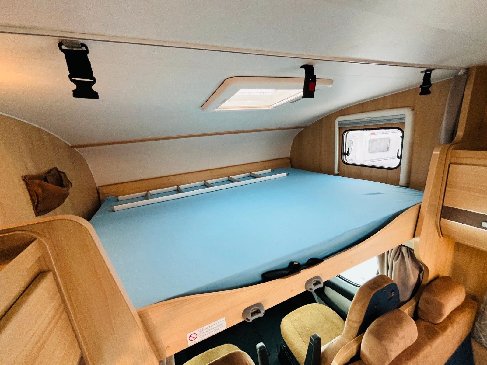 Fahrzeugabbildung Sunlight A 69 ETAGENBETTEN 2 SITZGRUPPEN MARKISE