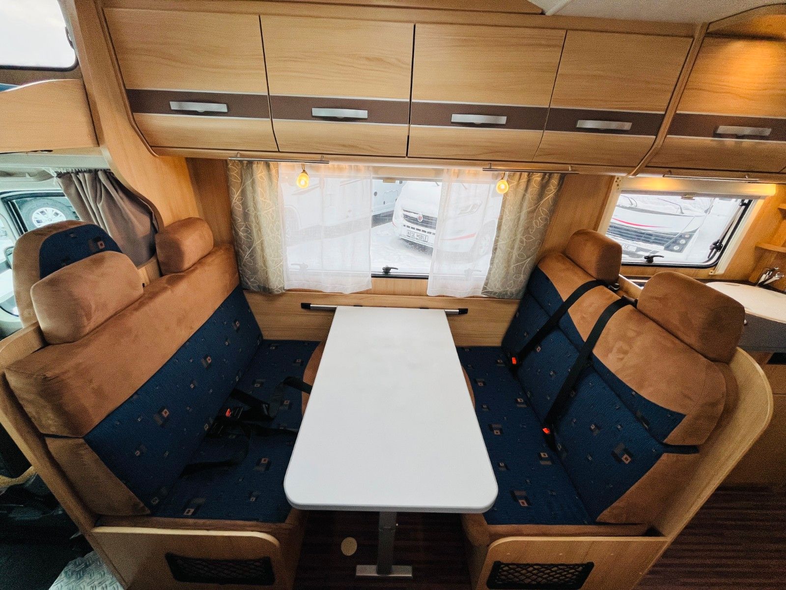 Fahrzeugabbildung Sunlight A 69 ETAGENBETTEN 2 SITZGRUPPEN MARKISE