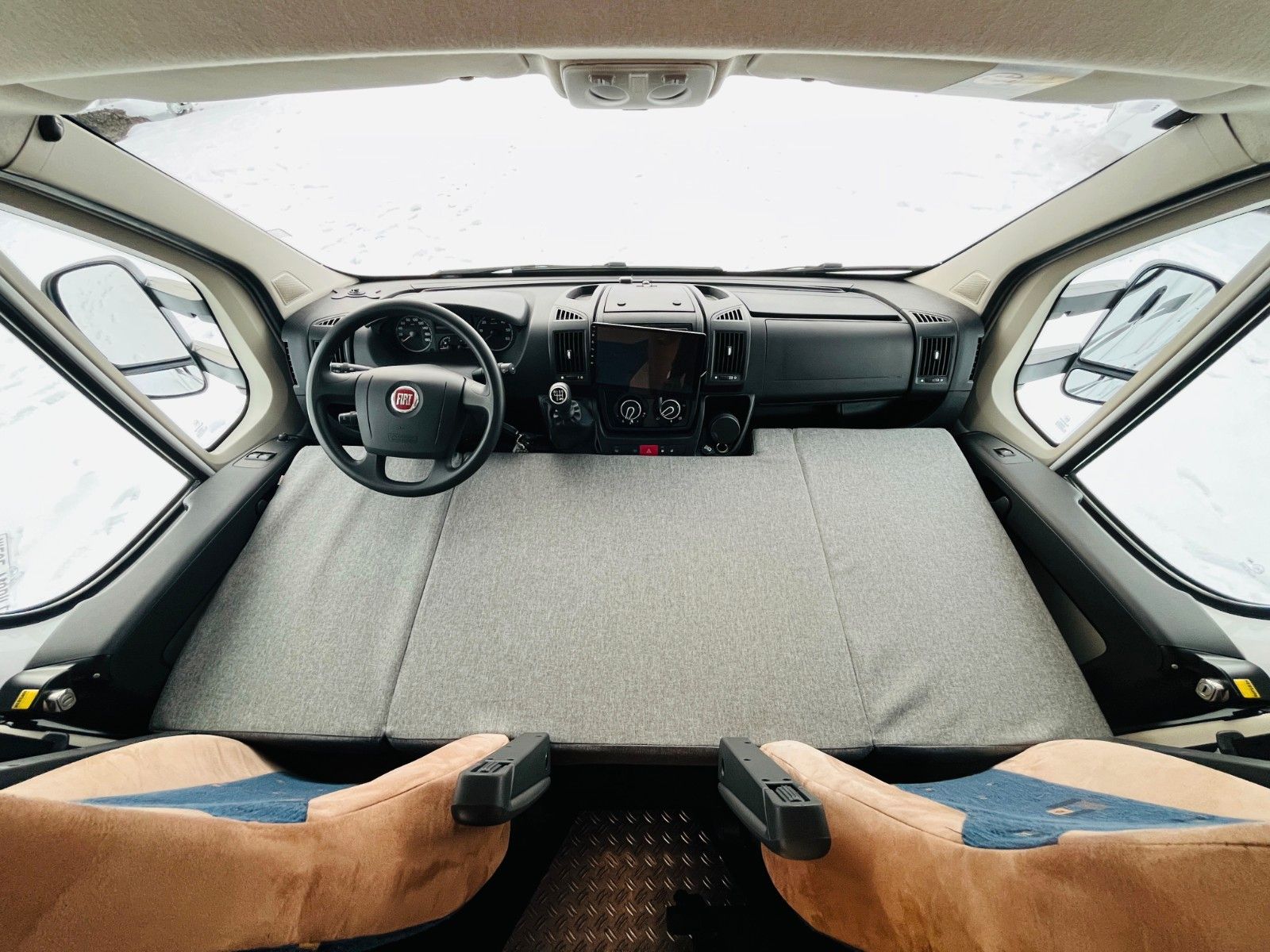 Fahrzeugabbildung Sunlight A 69 ETAGENBETTEN 2 SITZGRUPPEN MARKISE