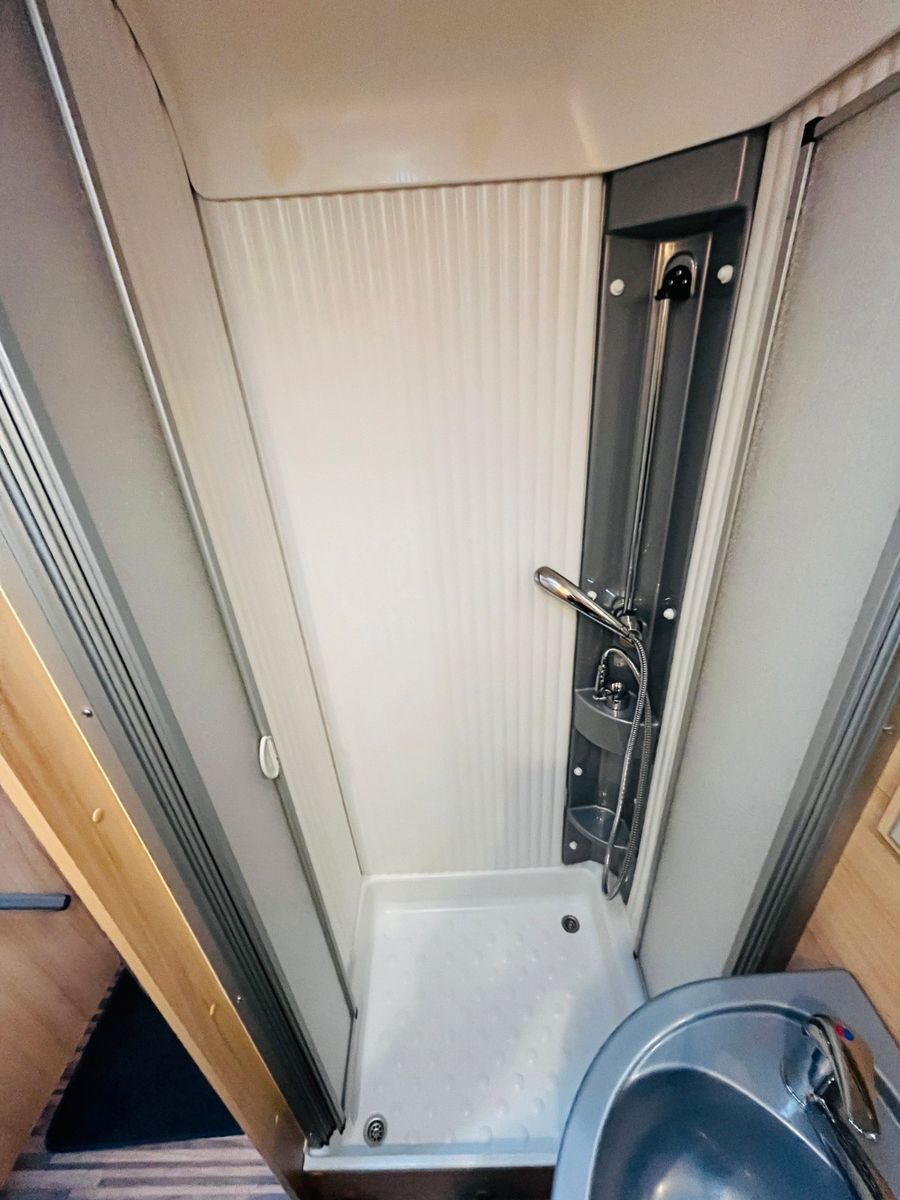 Fahrzeugabbildung Sunlight A 69 ETAGENBETTEN 2 SITZGRUPPEN MARKISE