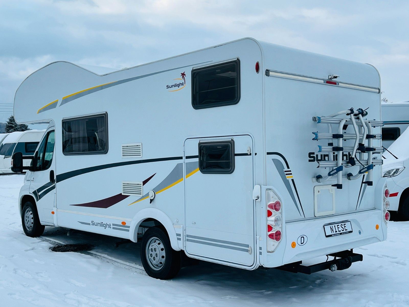 Fahrzeugabbildung Sunlight A 69 ETAGENBETTEN 2 SITZGRUPPEN MARKISE