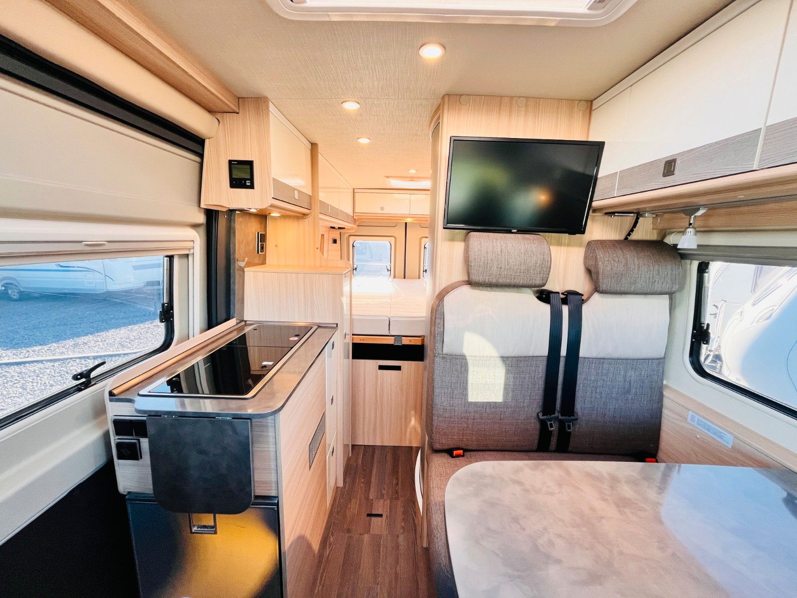 Fahrzeugabbildung Bürstner CITY CAR C 602 LÄNGSBETTEN SAT TV SOLAR MARKISE