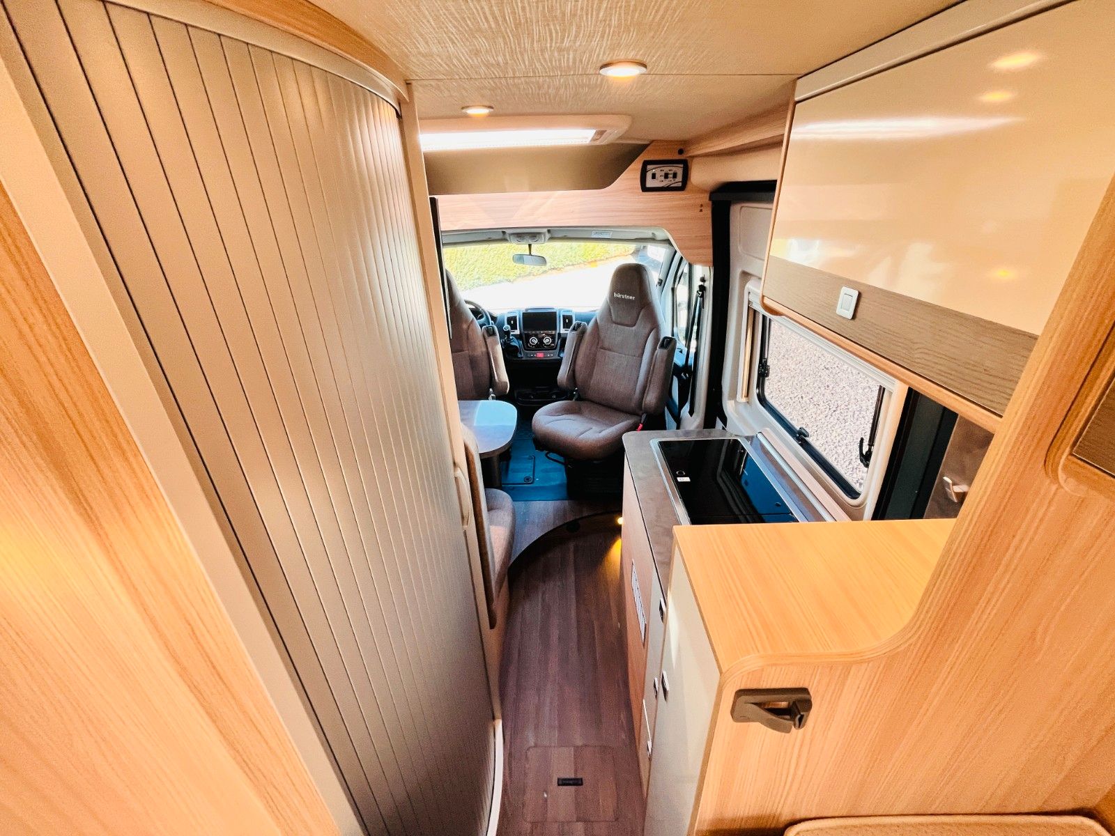 Fahrzeugabbildung Bürstner CITY CAR C 602 LÄNGSBETTEN SAT TV SOLAR MARKISE